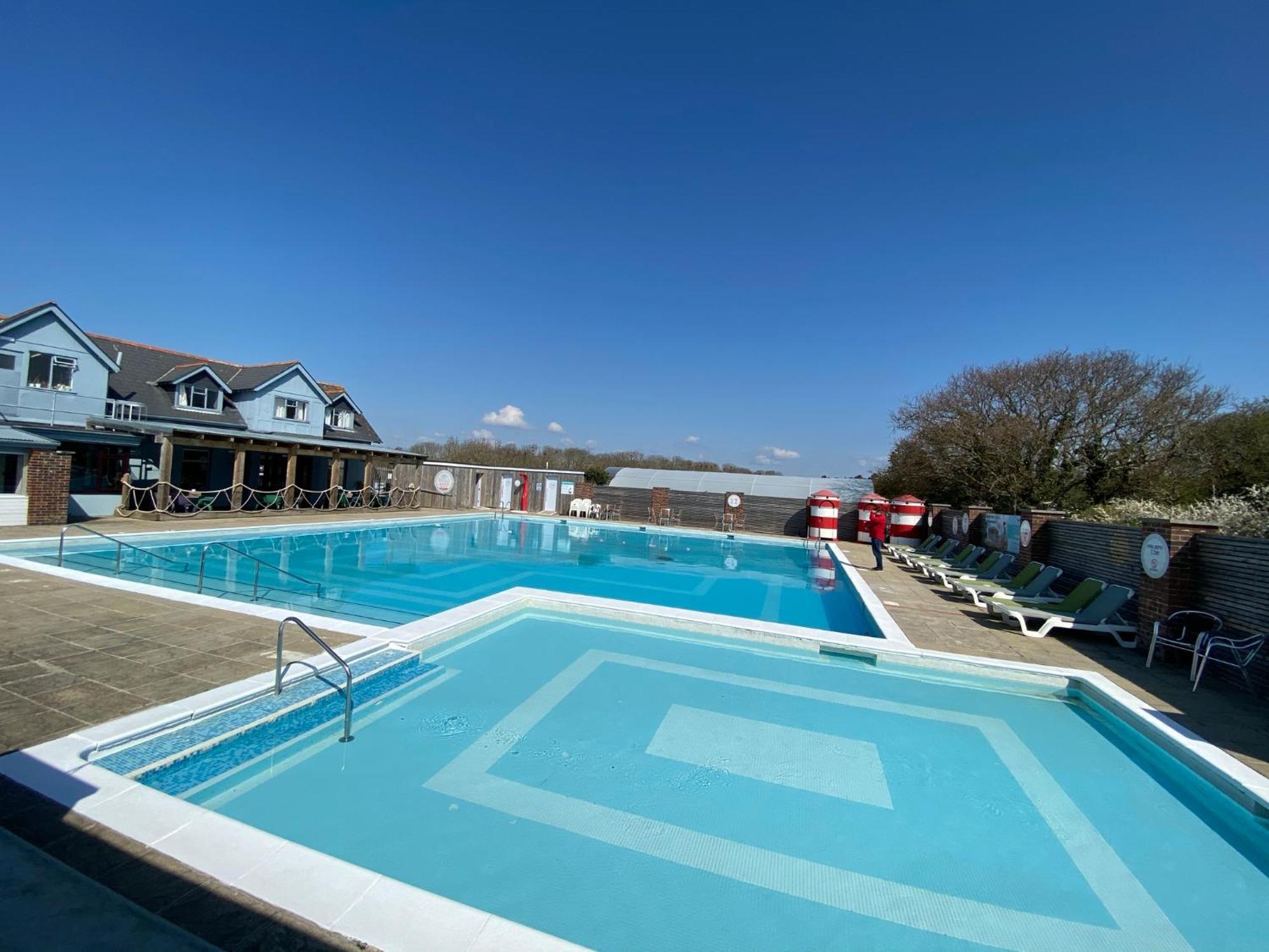 Whitecliff Bay Holiday Park - Most Popular Location Near Pools, Clubs And Beach 本布里奇 外观 照片