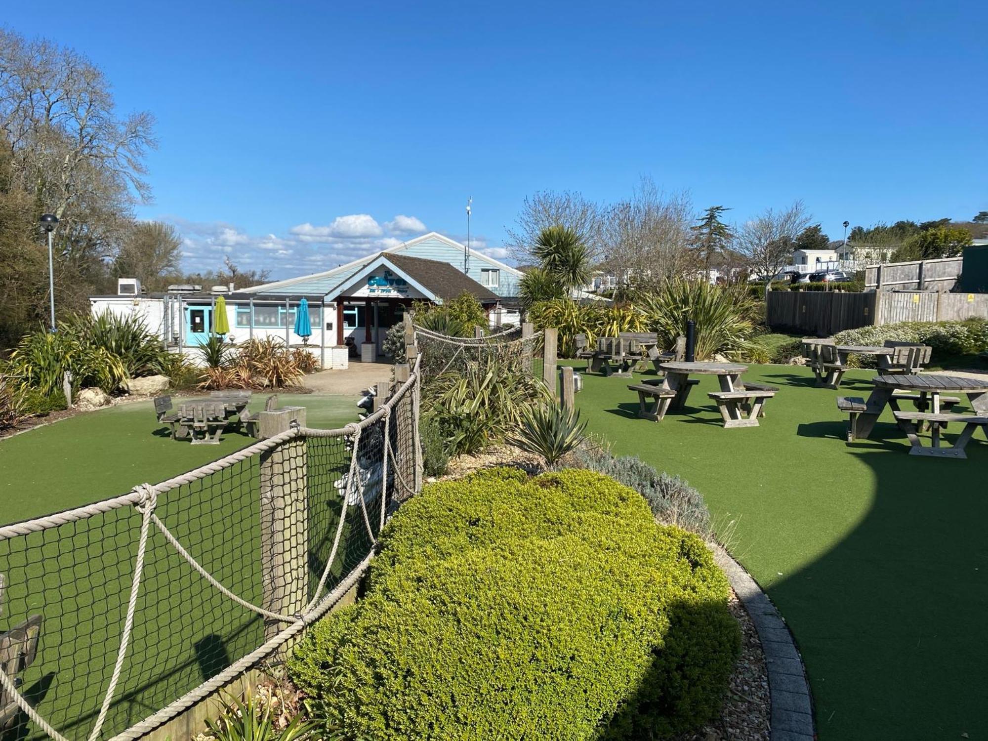 Whitecliff Bay Holiday Park - Most Popular Location Near Pools, Clubs And Beach 本布里奇 外观 照片